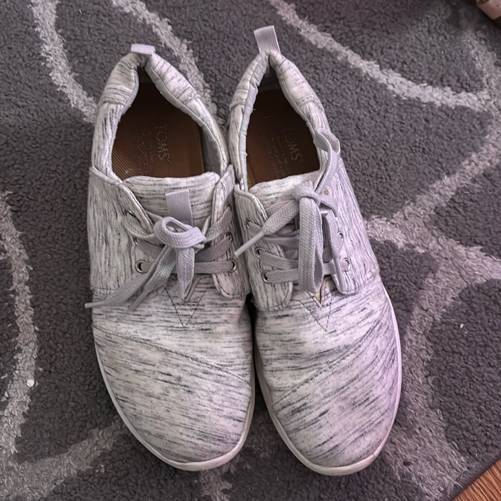 Tom's sneakers